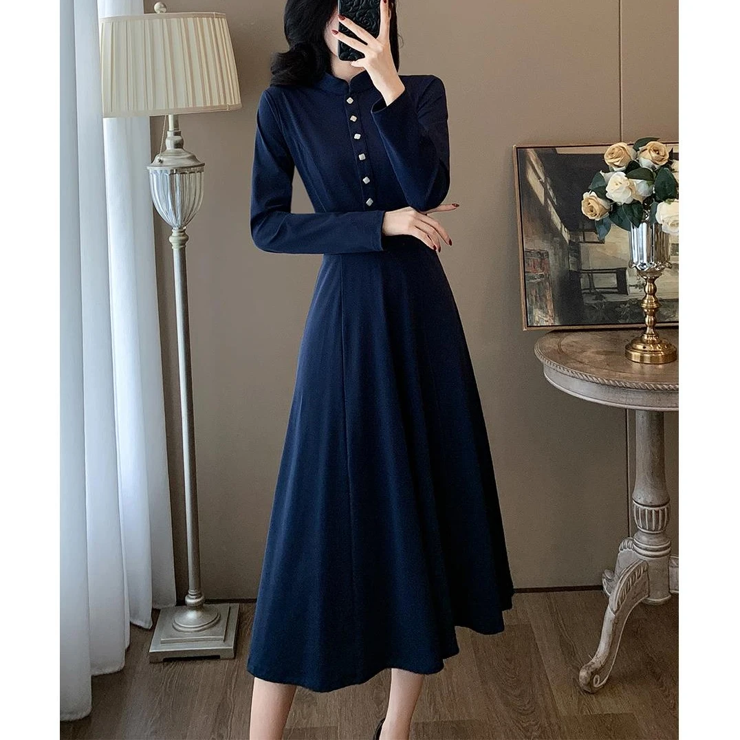 2025新款法式设计感赫本风连衣裙女秋冬季气质收腰显瘦大摆长裙子