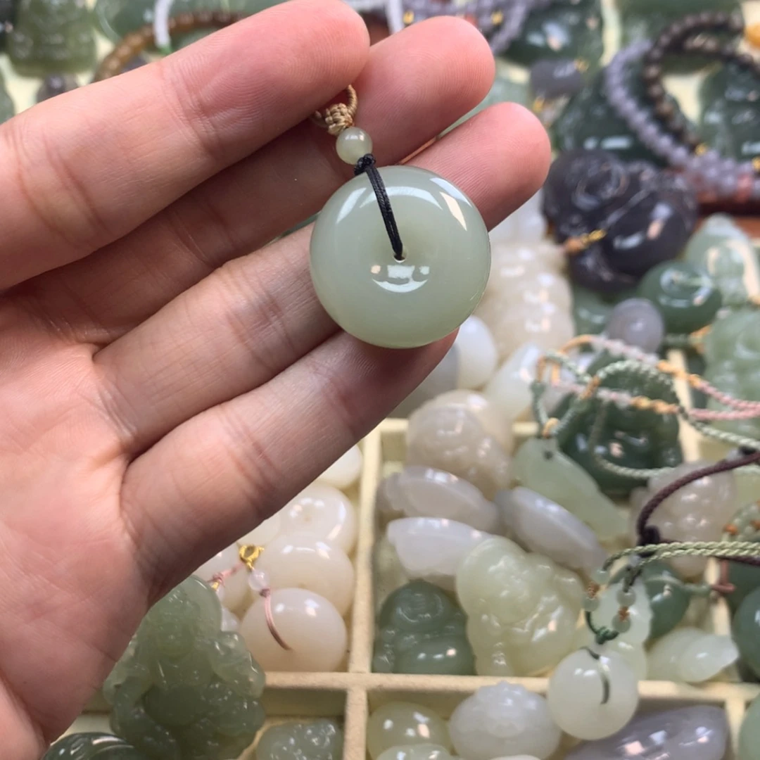 【闪购商品】颈饰未镶嵌和田玉