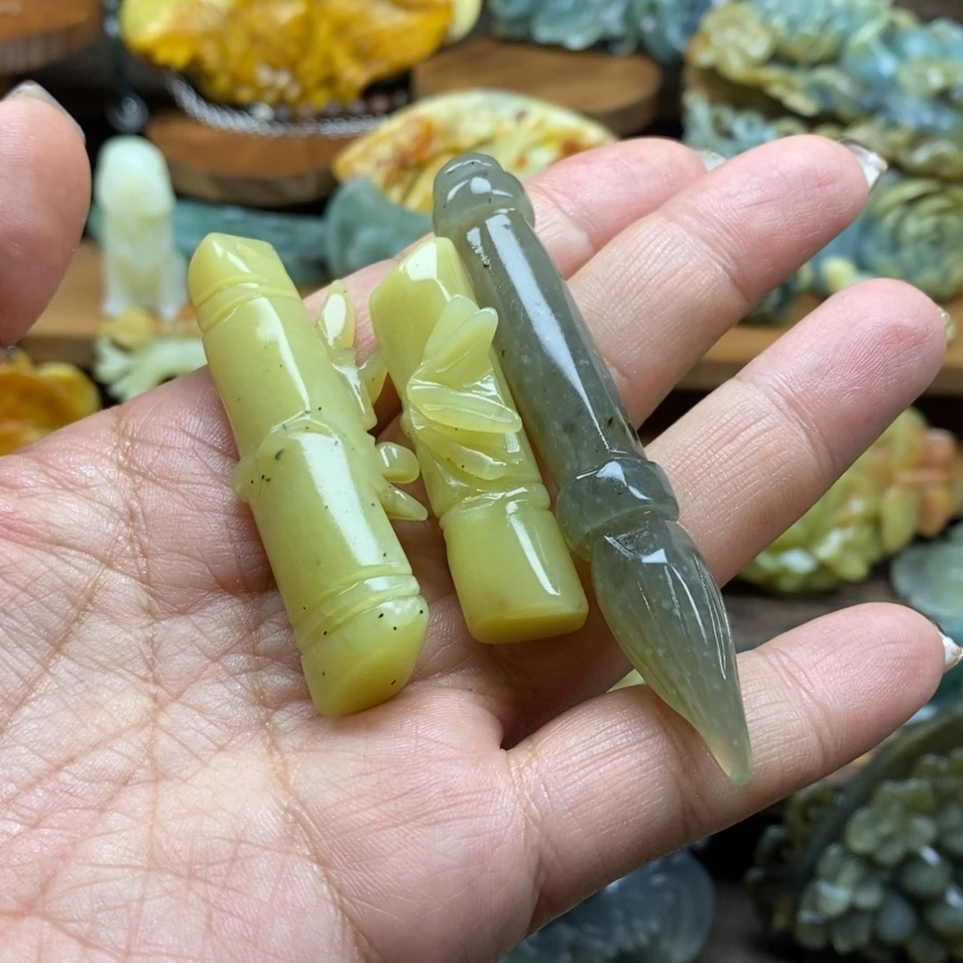岫玉未镶嵌吊坠(不含链)微瑕