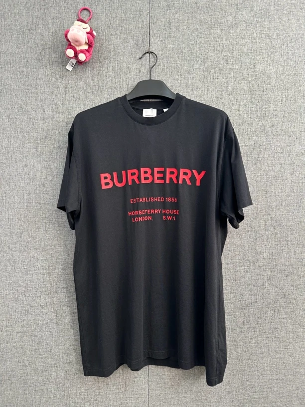 99新 BURBERRY/博柏利 m码/红色印花 黑色短袖/r246