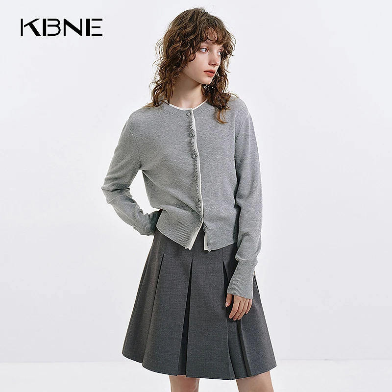 KBNE针织衫女款爆款2025新款秋季洋气长袖圆领针织衫休闲撞色开衫