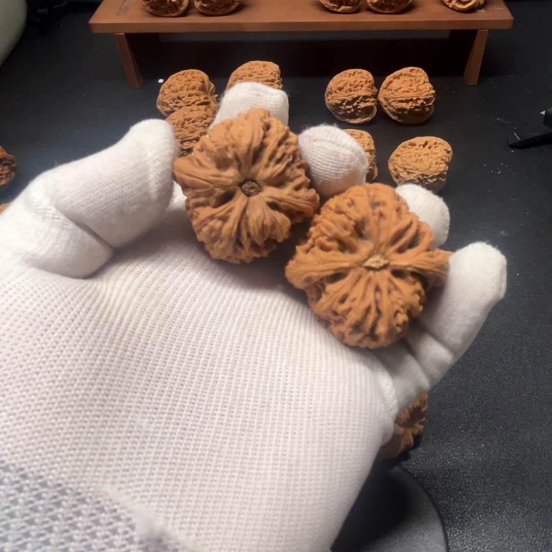 小****文玩核桃南疆石啊