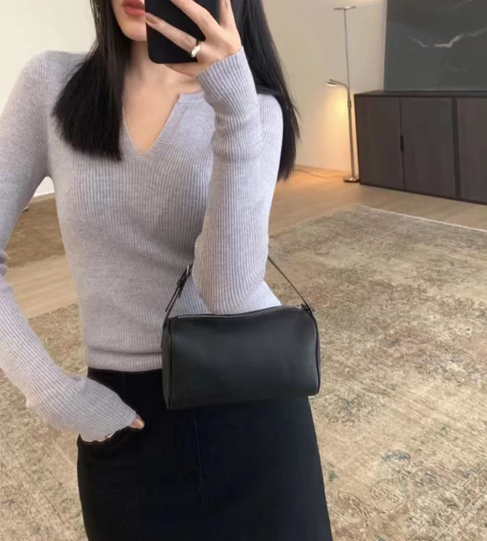 羊毛小V领软糯舒适针织打底衫 E605