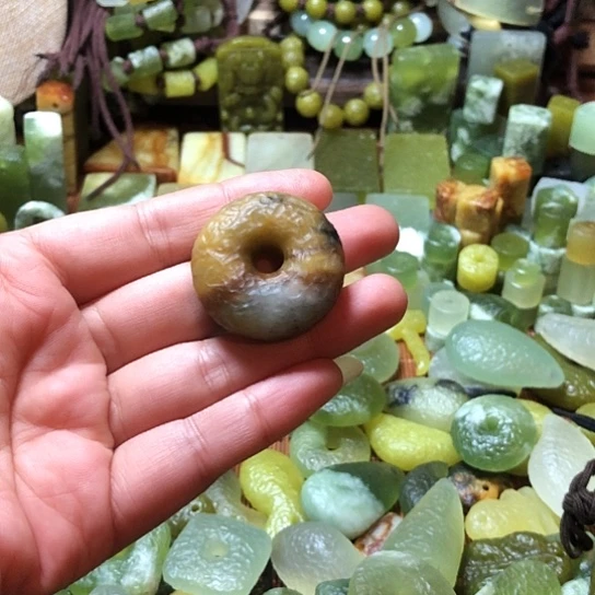 未镶嵌岫玉吊坠食**转