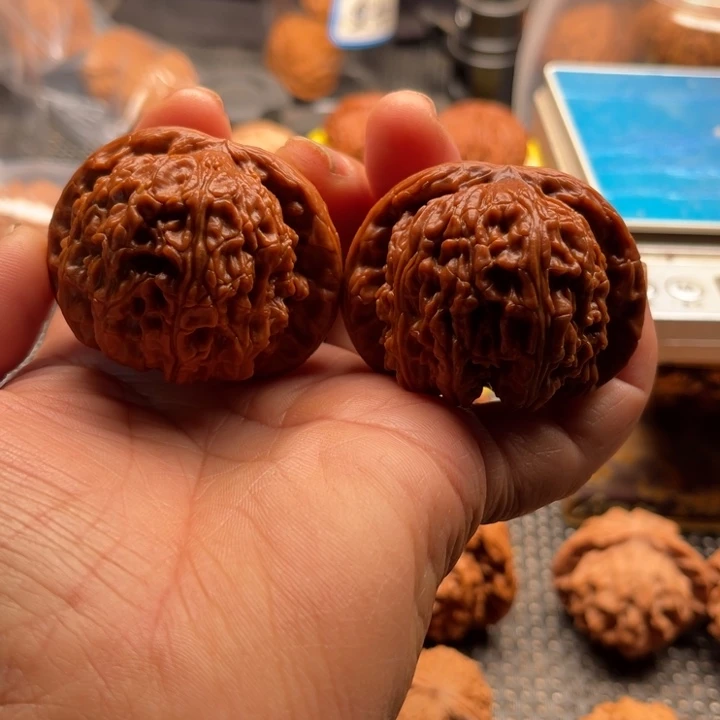 把件桃核球白边49