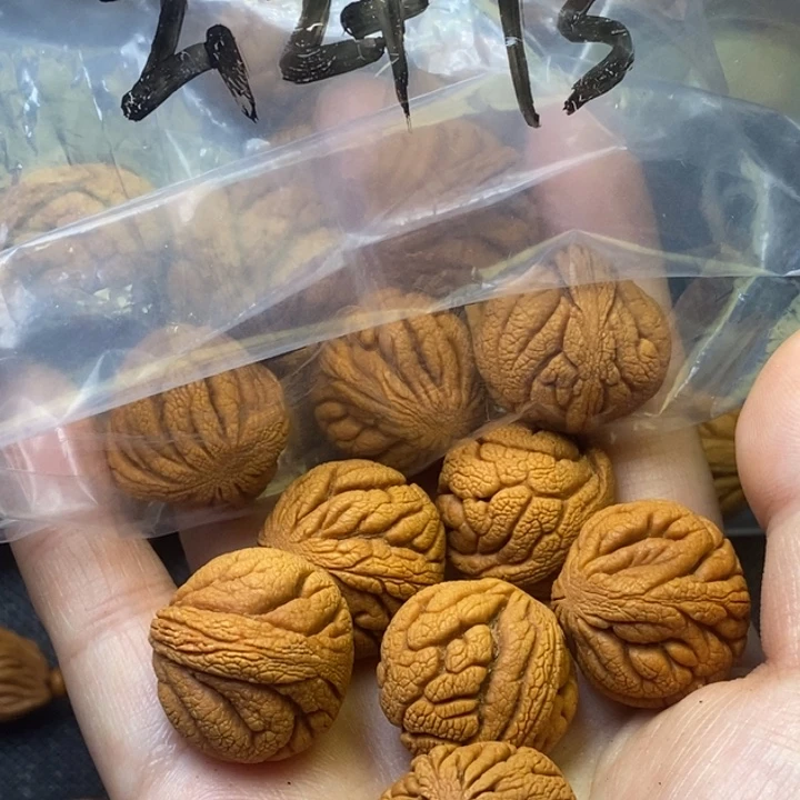 文玩核桃吊坠秦岭山野生桃核