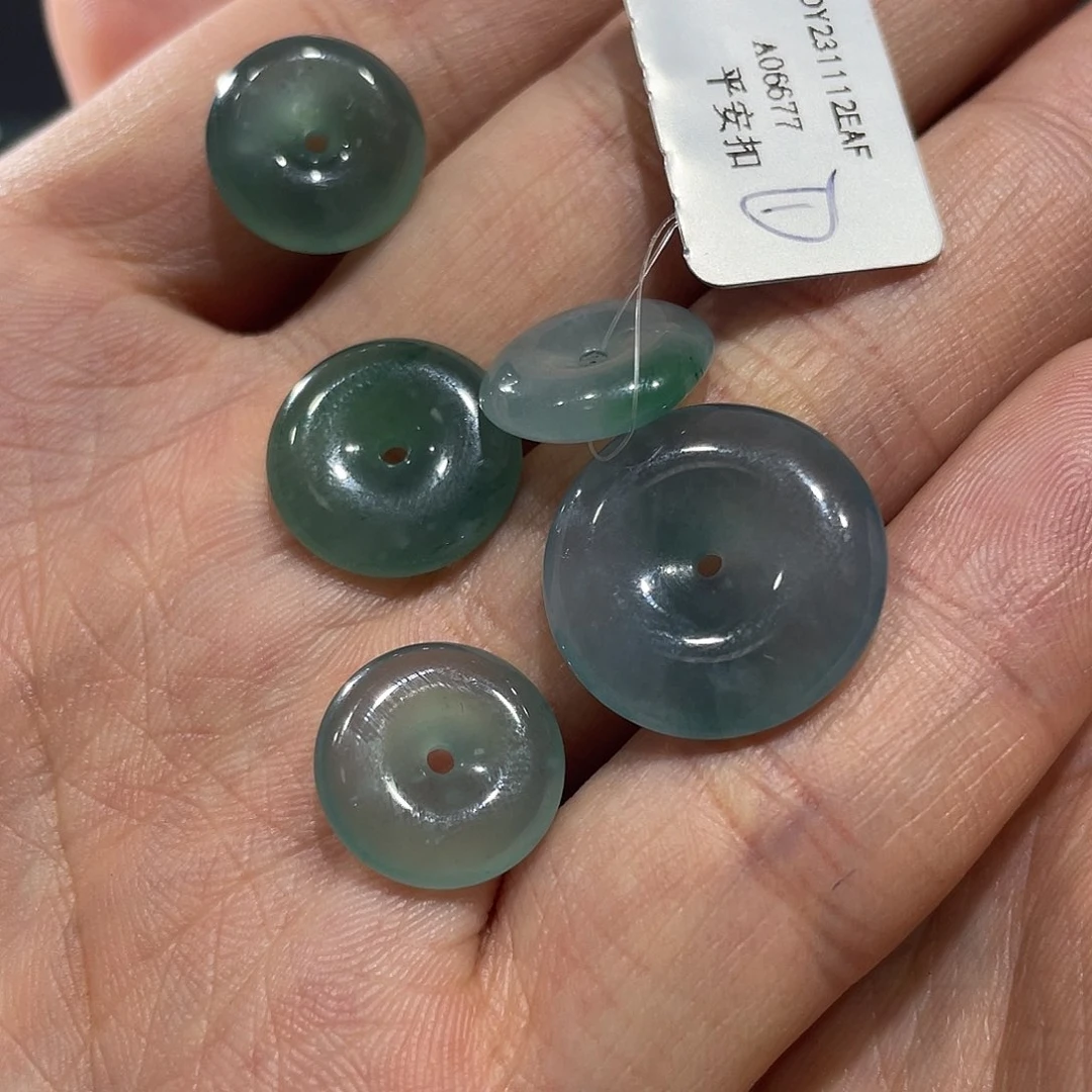 【闪购商品】翡翠挂件未镶嵌天然翡翠冰透小扣子