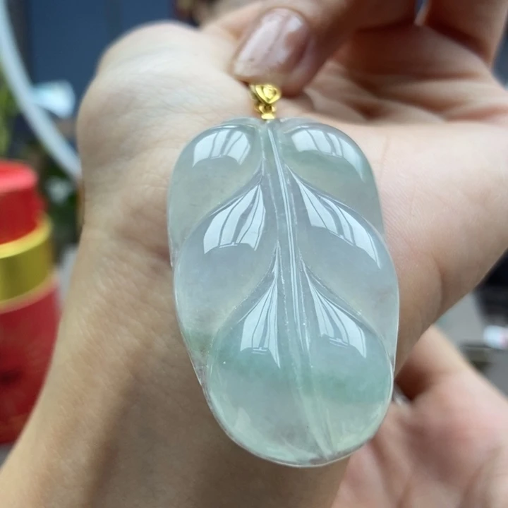 翡翠18K金镶嵌颈饰吊坠55