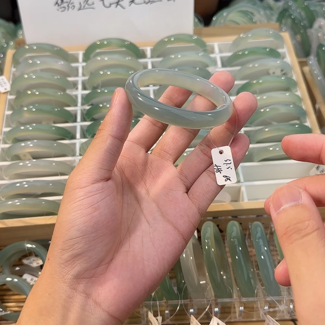 玛瑙/玉髓未镶嵌手镯圈口57.5