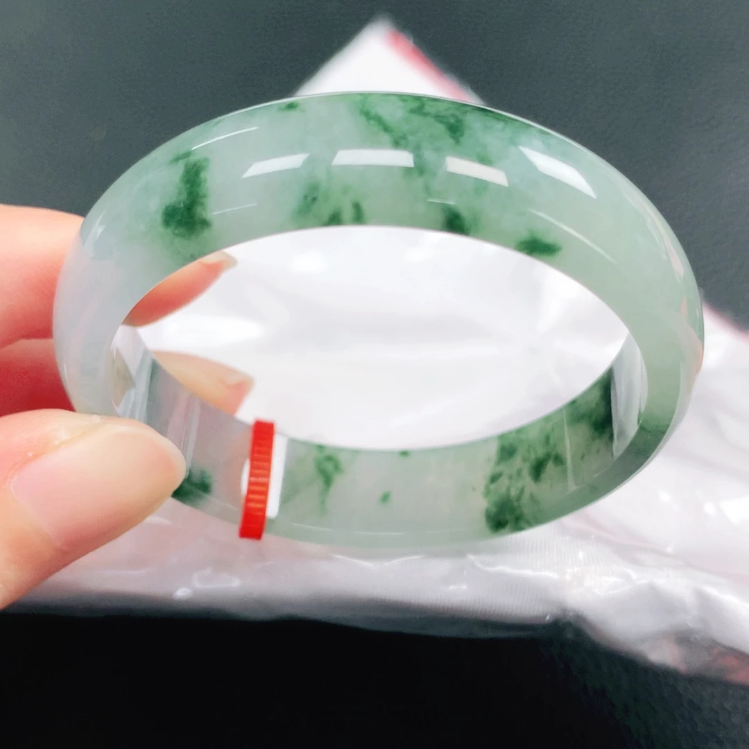 翡翠手镯未镶嵌48圈