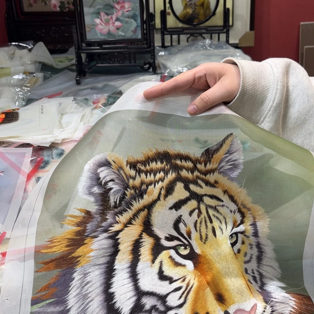 珊***理织绣纯手工打造一位优秀