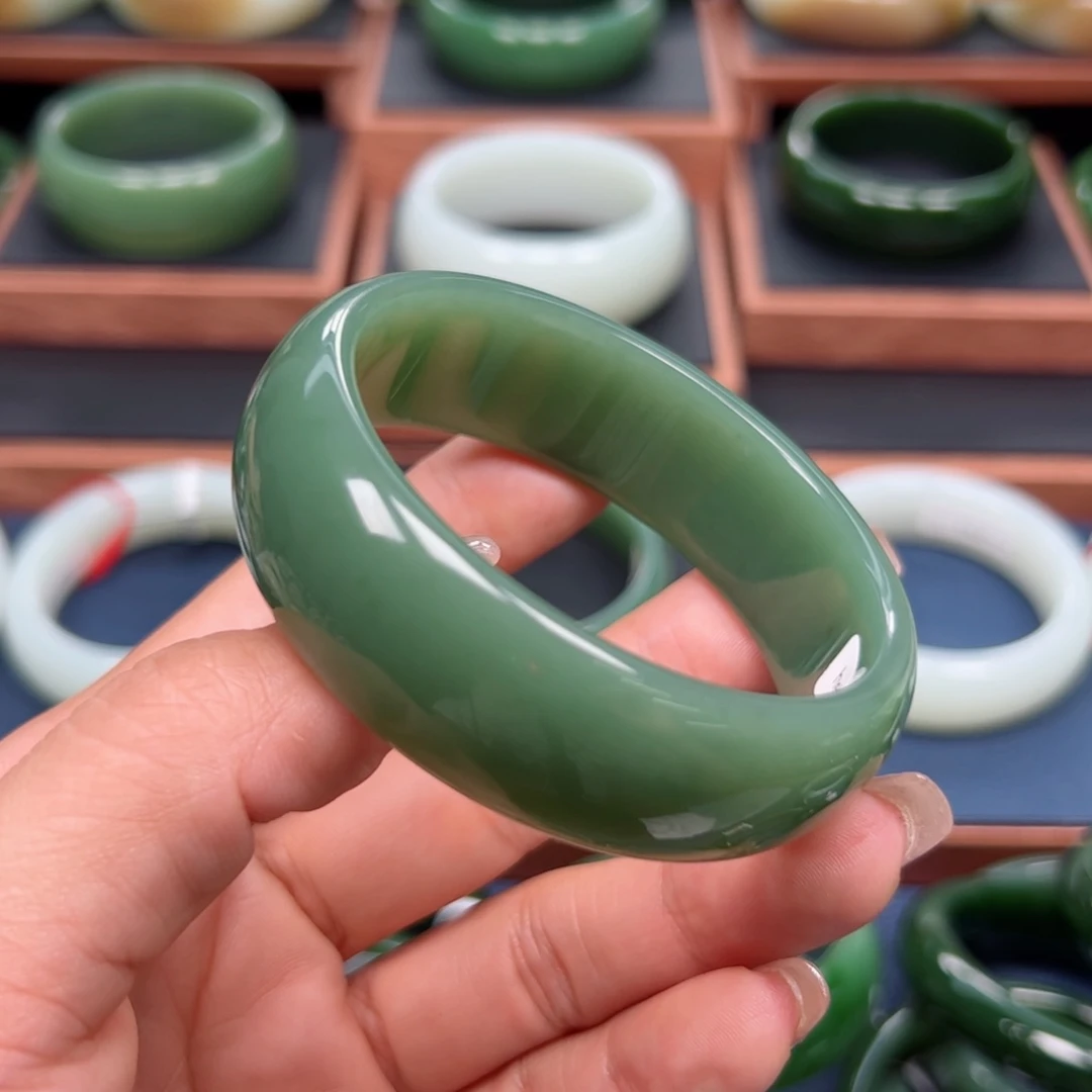 未镶嵌手镯和田玉（碧玉）
