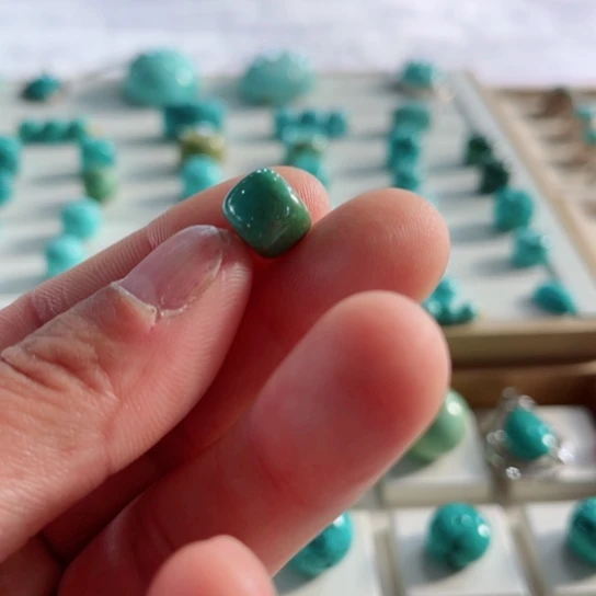 绿松石珠宝奇石未镶嵌热****?