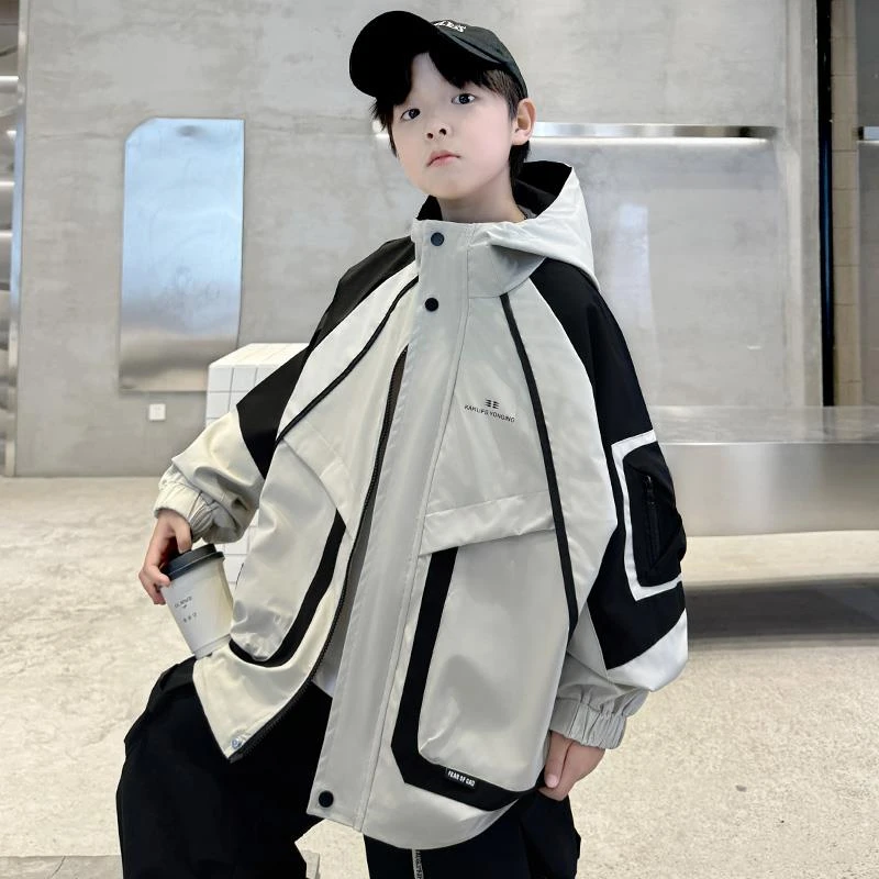 儿童装男童外套春秋款2025新款春装中大童衣服酷帅春季男孩冲锋衣