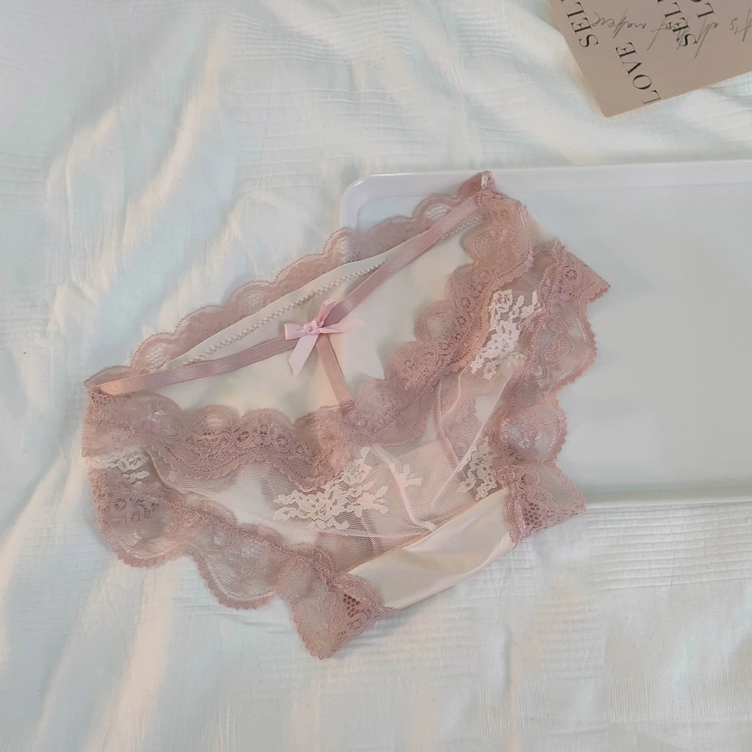 心机蜜桃~宫廷性感缎面蕾丝大码女士低腰纯欲镂空透气棉档大码女。