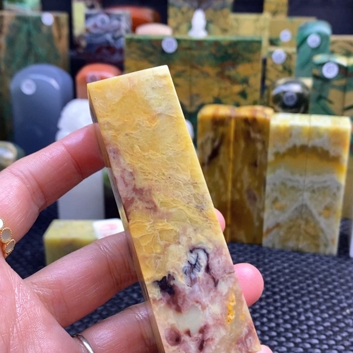 四川石和*鸽青田石印章石