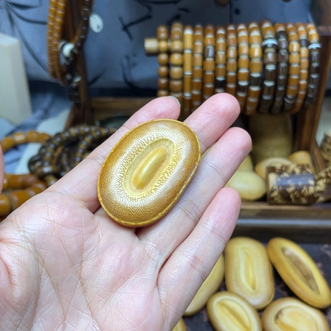 骄***_竹竹格手把件一粒