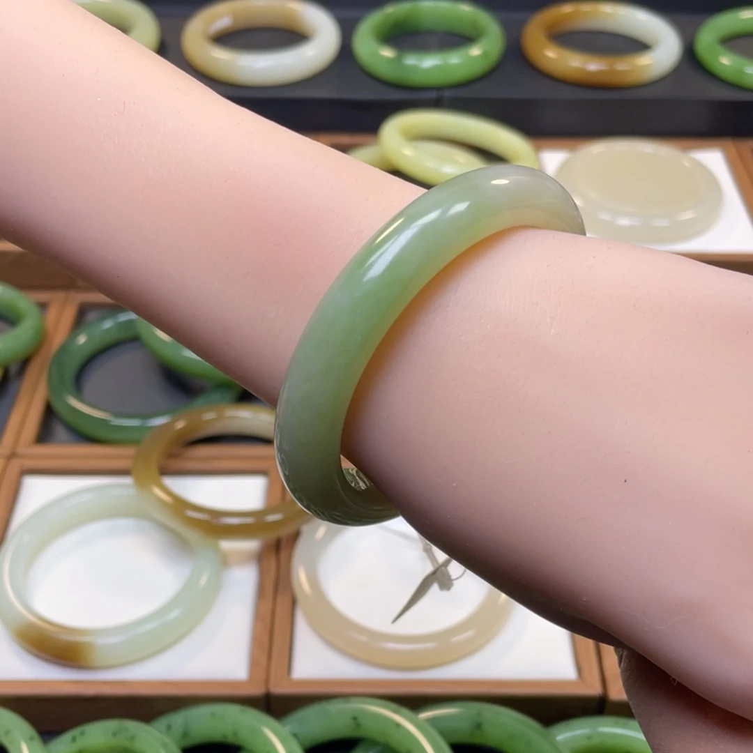 和田玉手镯未镶嵌56