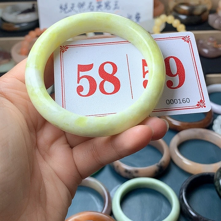 石英质玉（黄龙玉）未镶嵌手镯