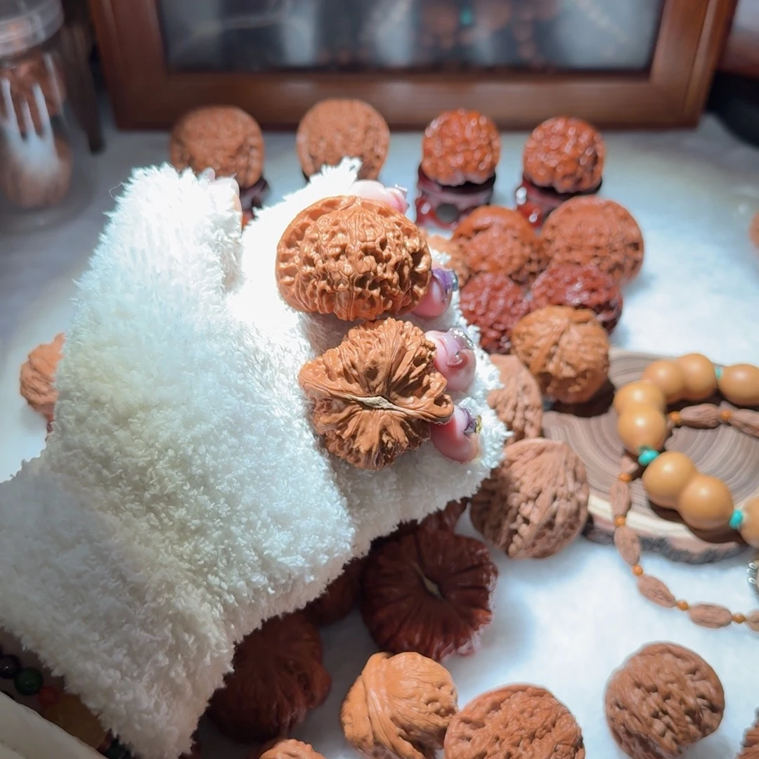 超级复刻对 美女一手香喷喷闷白