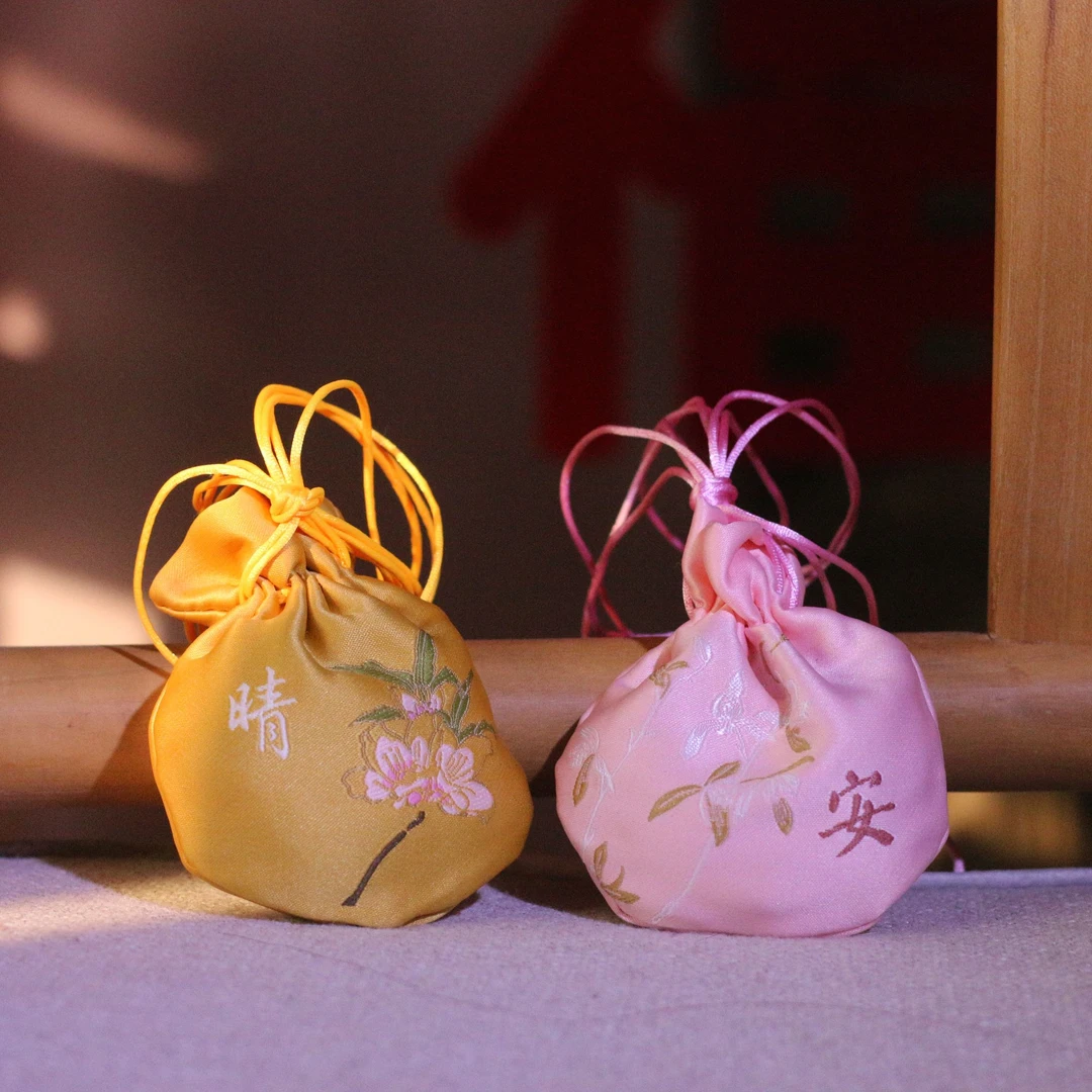 馨尘雅事安康香包香囊新年家用车载香包宫廷古法手工随身香包