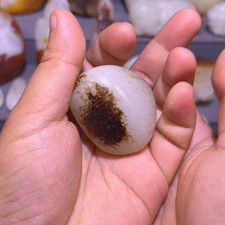 城***w和田玉未镶嵌颈饰