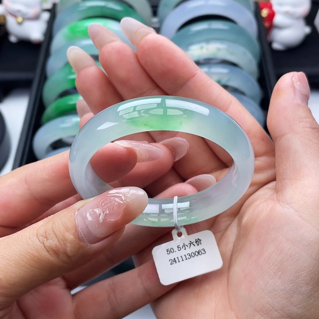 翡翠手镯未镶嵌50冰胶飘绿花、截图询价