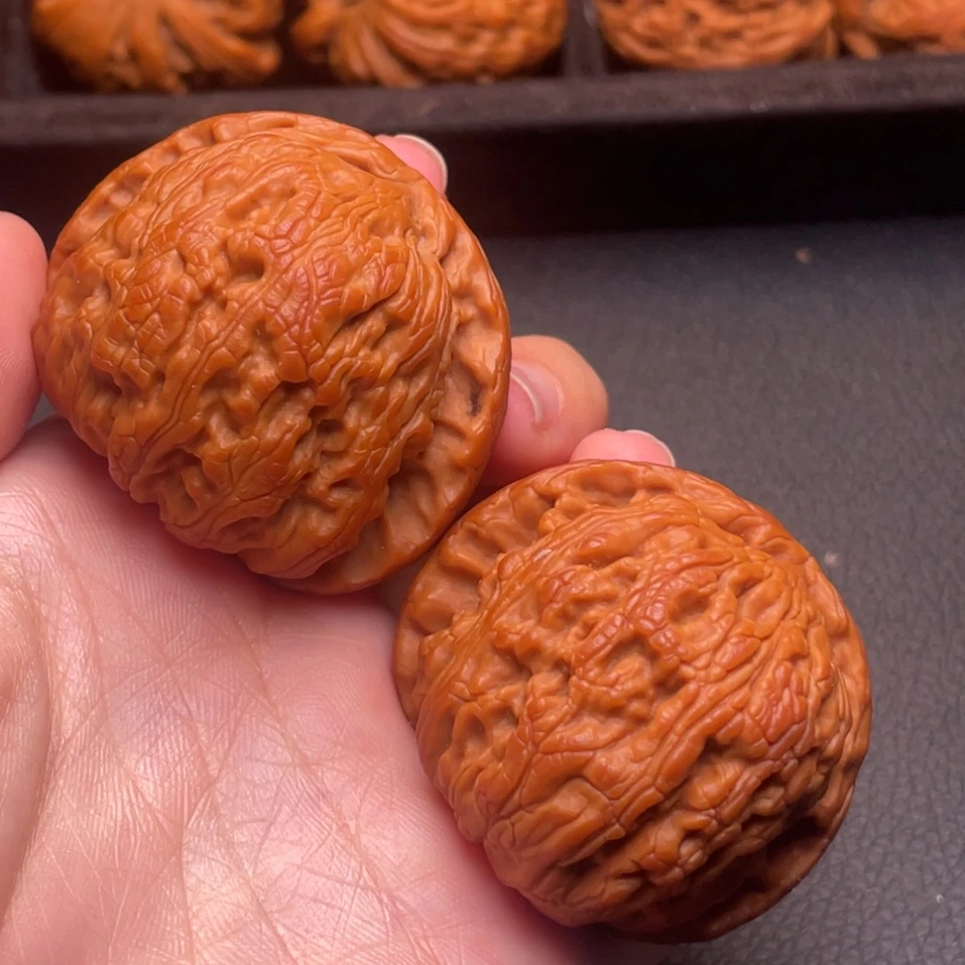 文玩核桃把件秦岭野生核桃