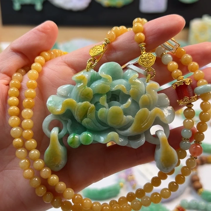 颈饰未镶嵌翡翠吊坠