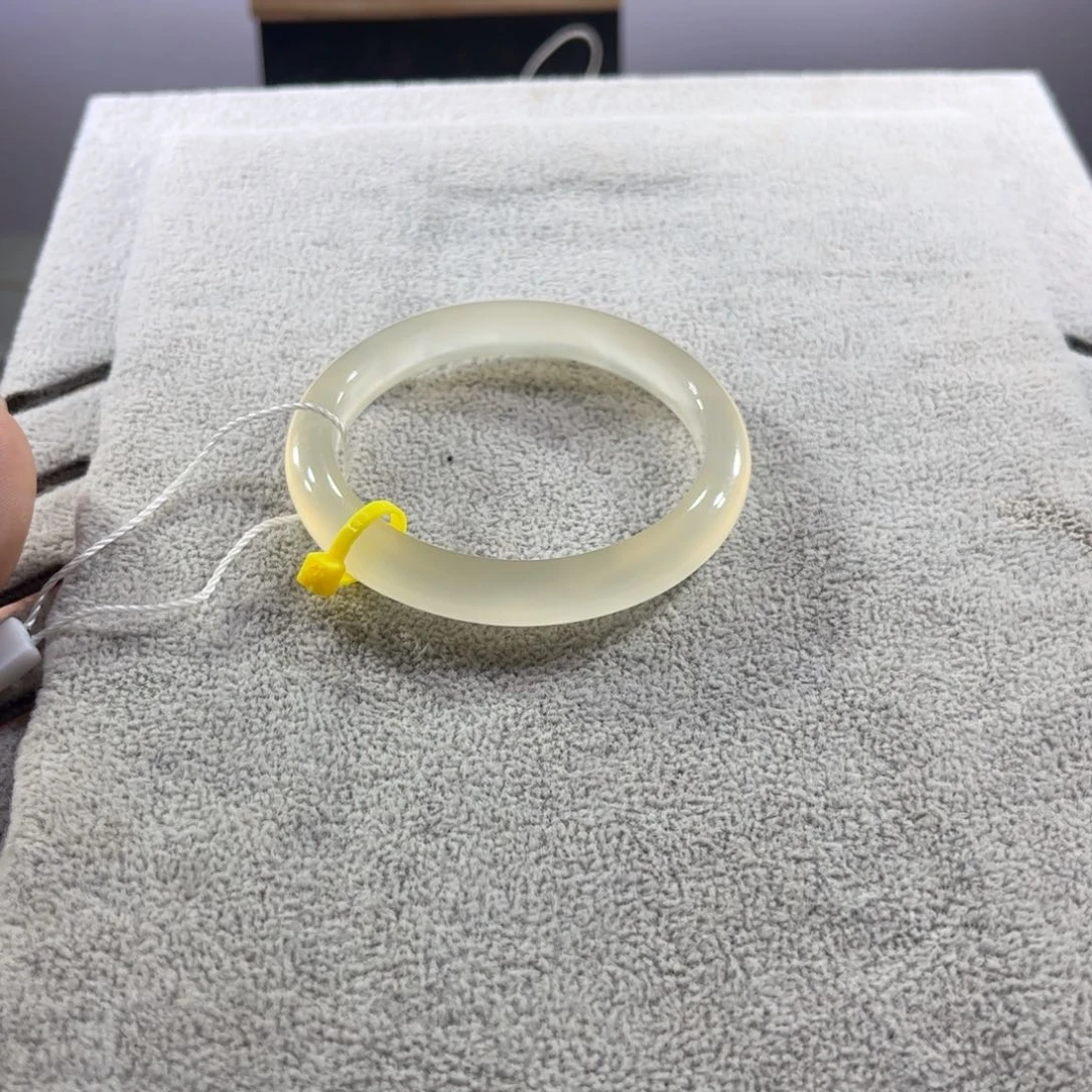 玛瑙/玉髓手镯未镶嵌全****吗