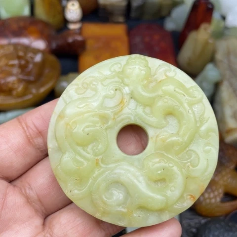 蛇纹石玉未镶嵌颈饰78