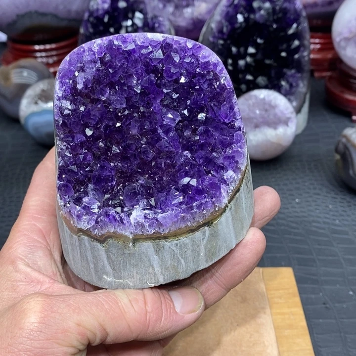 紫晶大型摆件（非配饰）未镶嵌