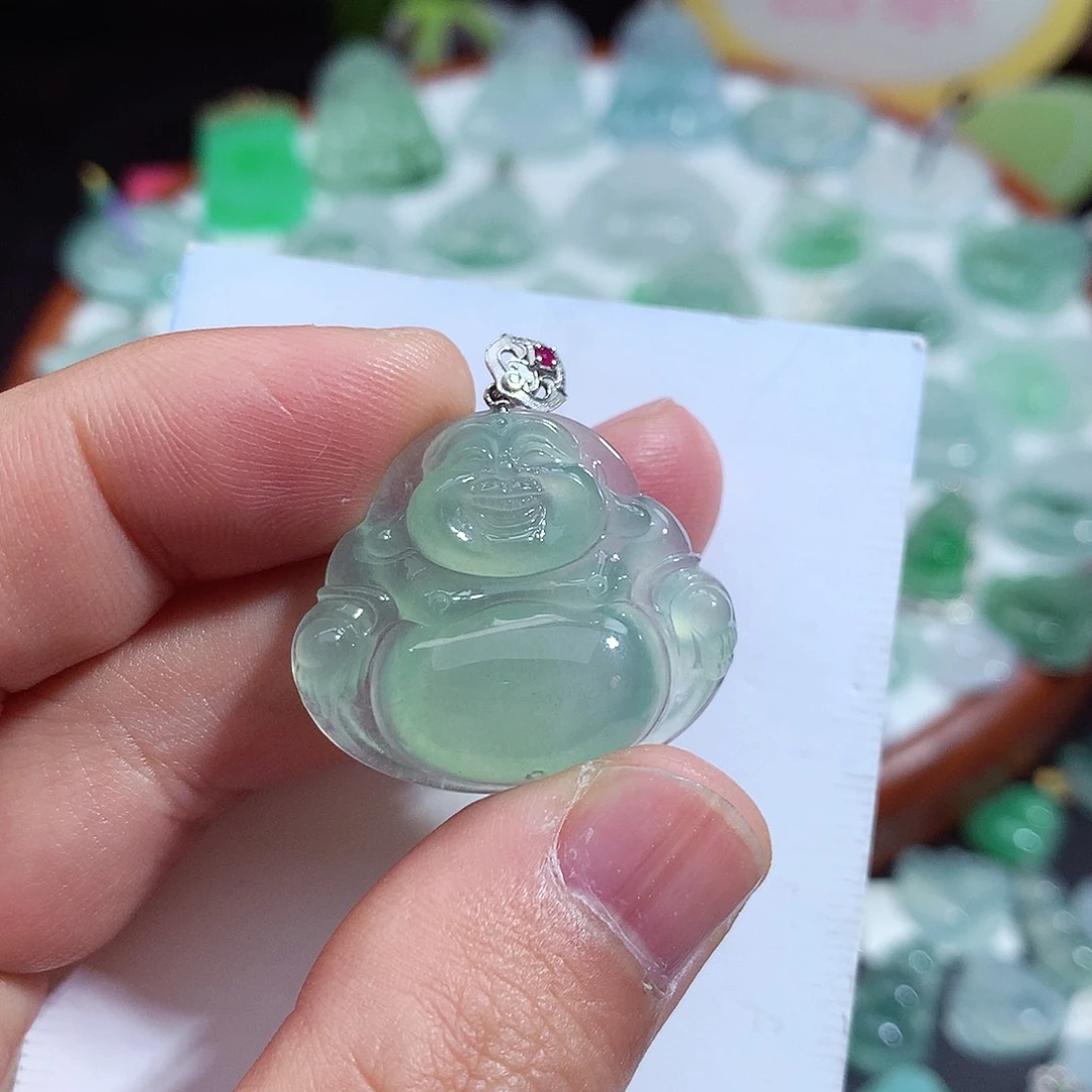 翡翠未镶嵌颈饰佛公