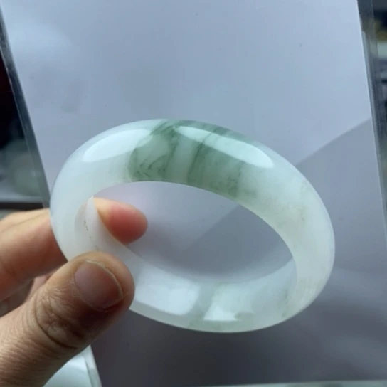石英质玉(金丝玉)手镯未镶嵌