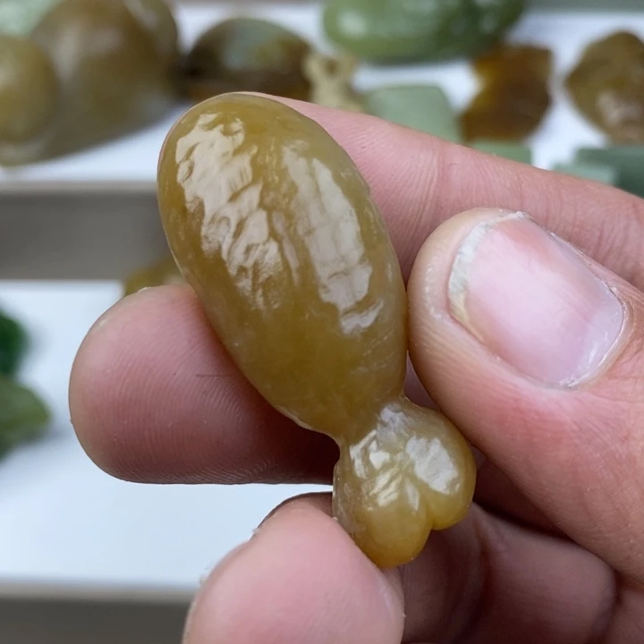 和田玉（糖玉）未镶嵌颈饰