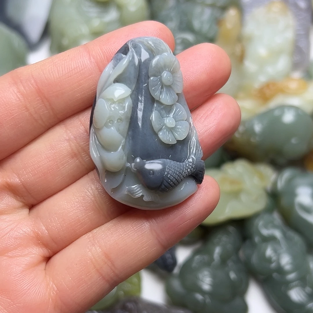 ~****和田玉未镶嵌挂件