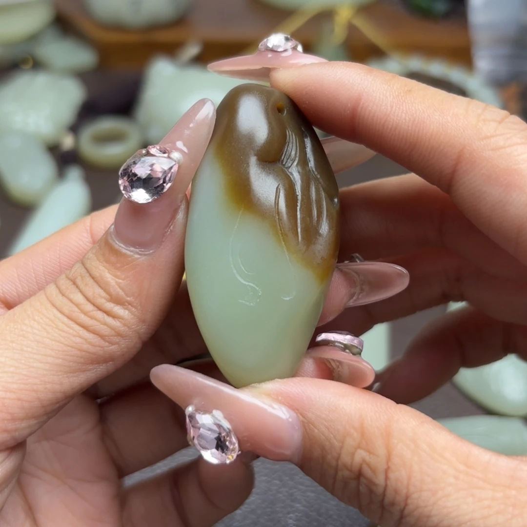 和田玉颈饰未镶嵌