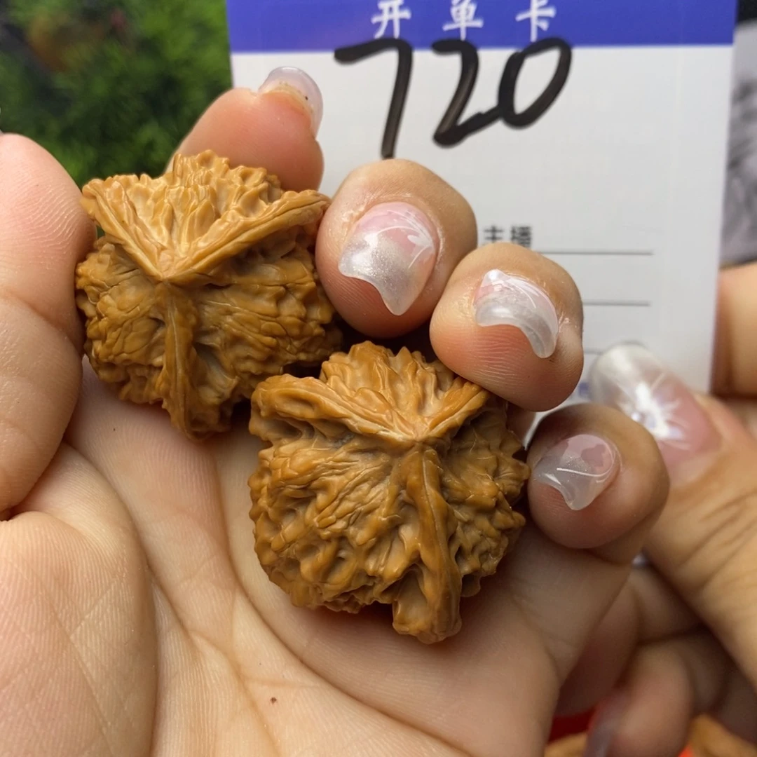 文玩核桃吊坠岐山三棱。 边33