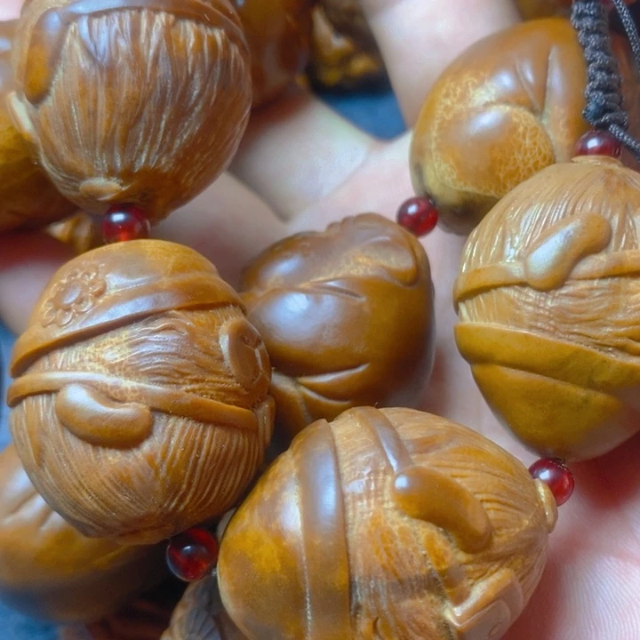 香榧木雾橄榄核雕刻瑕疵