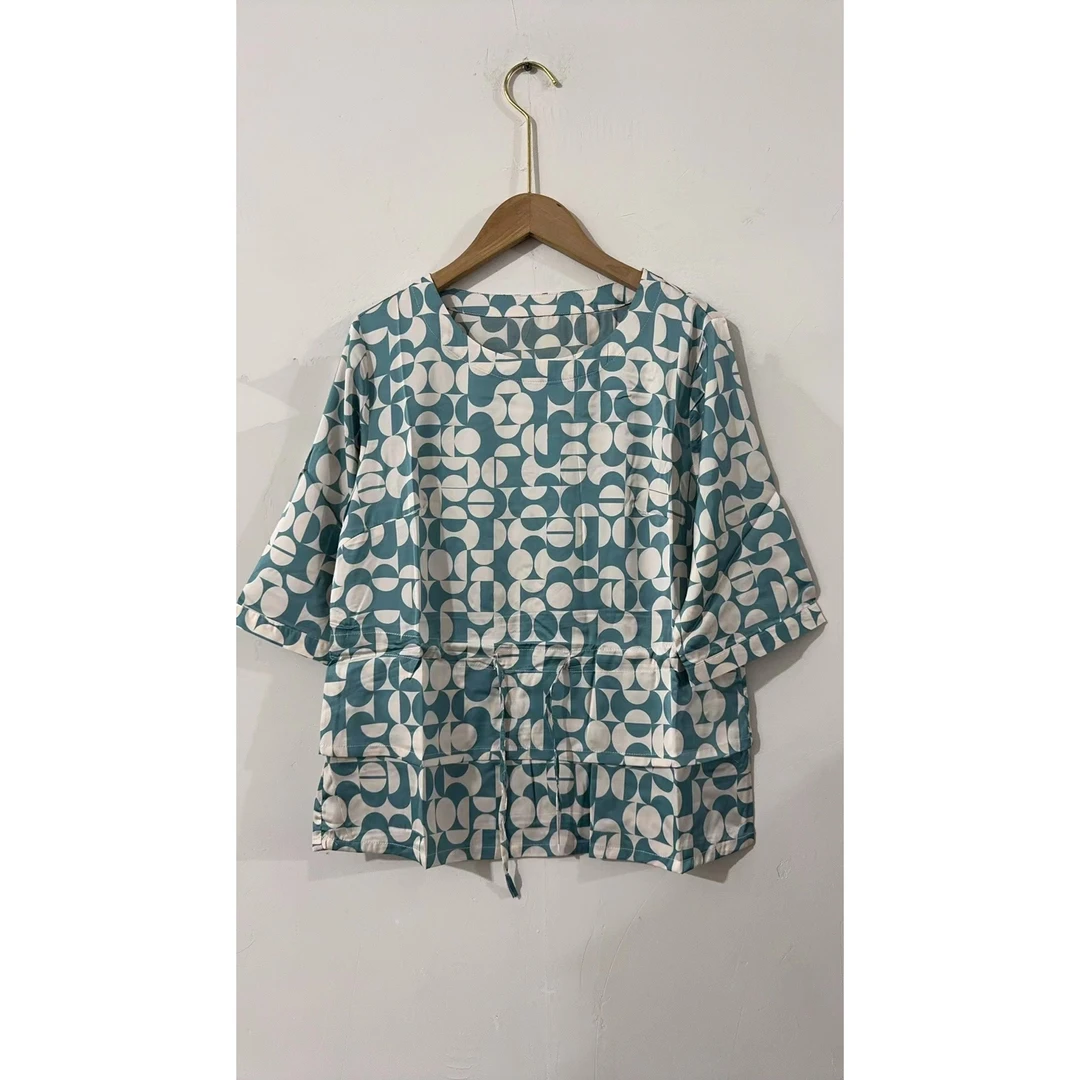 3-8583-26新款舒适时尚小衫