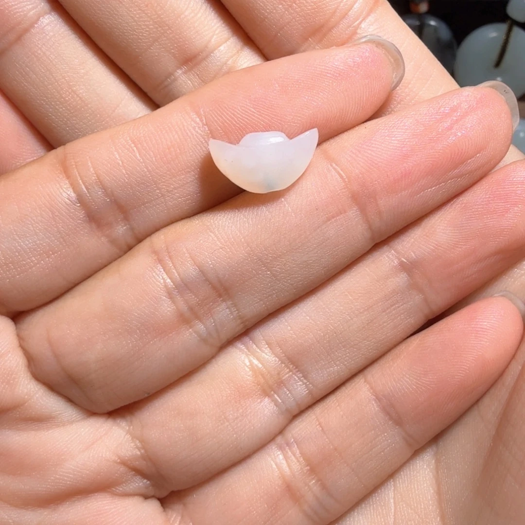 我***懂和田玉未镶嵌颈饰