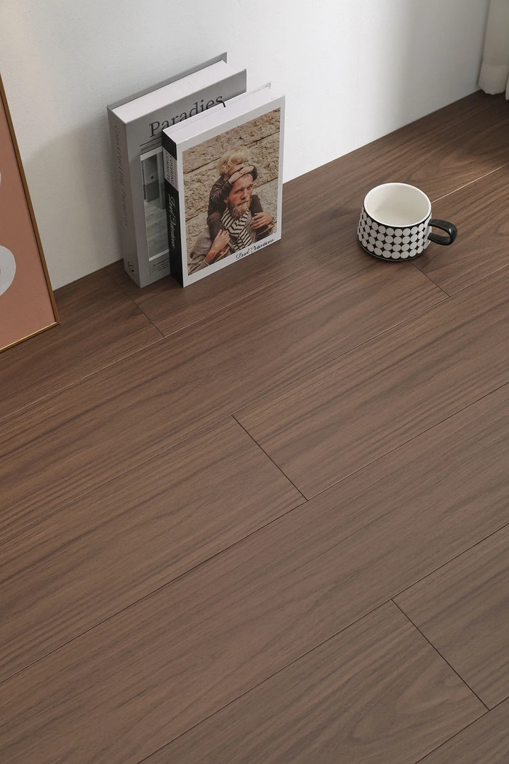 实木地板圆盘豆黑胡桃色