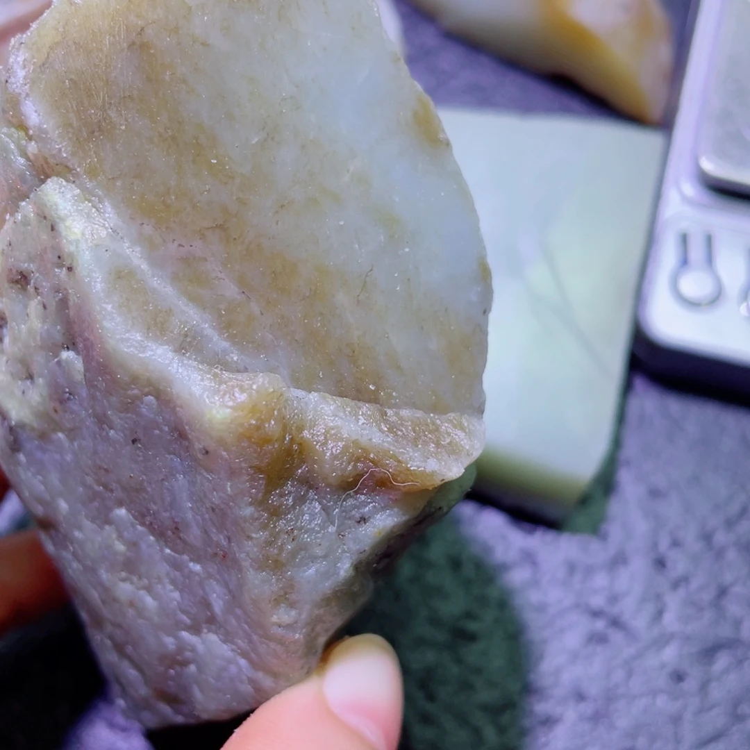 和田玉未镶嵌珠宝半成品