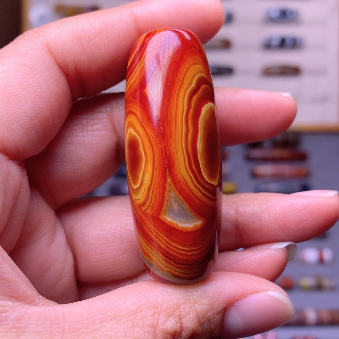 一***人玛瑙/玉髓未镶嵌珠宝奇石