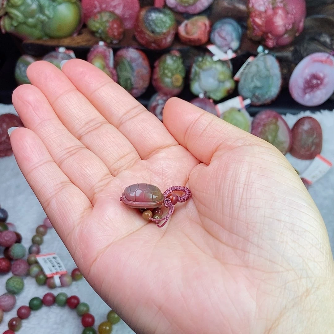 未镶嵌石英质玉（盐源）珠宝半成品