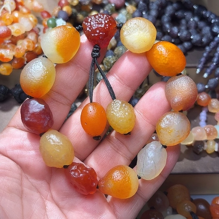 阿拉善彩玛瑙手串