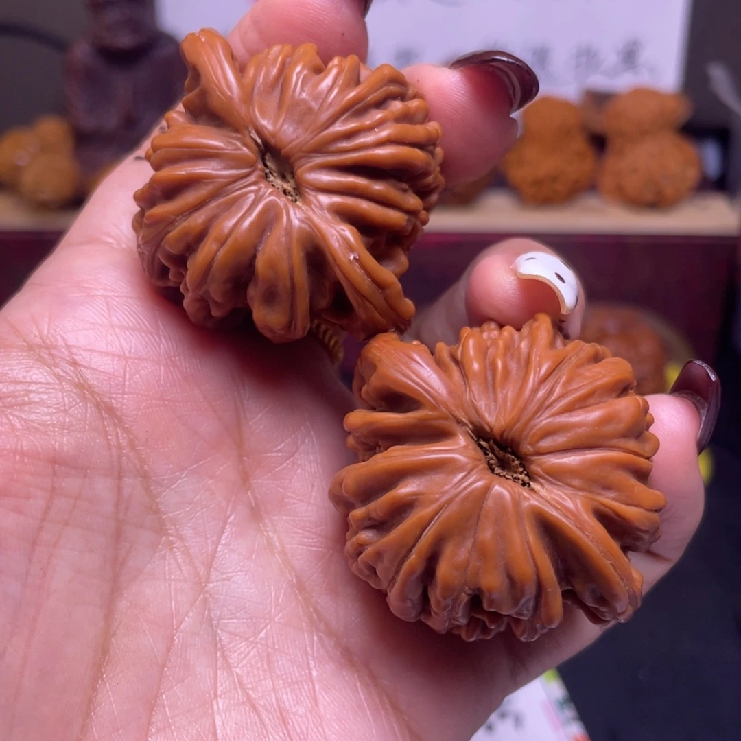 丸****吊坠桃核四座楼福利