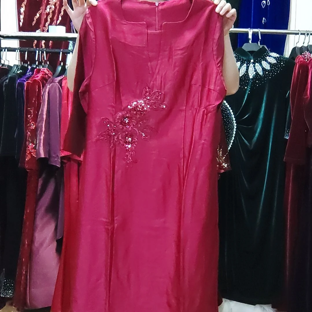 品牌枣红色中袖前开叉连衣裙4xl130斤左右
