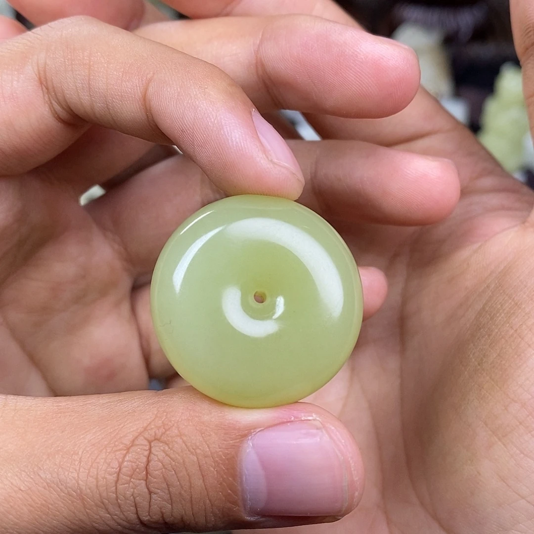 小***儿和田玉未镶嵌挂件