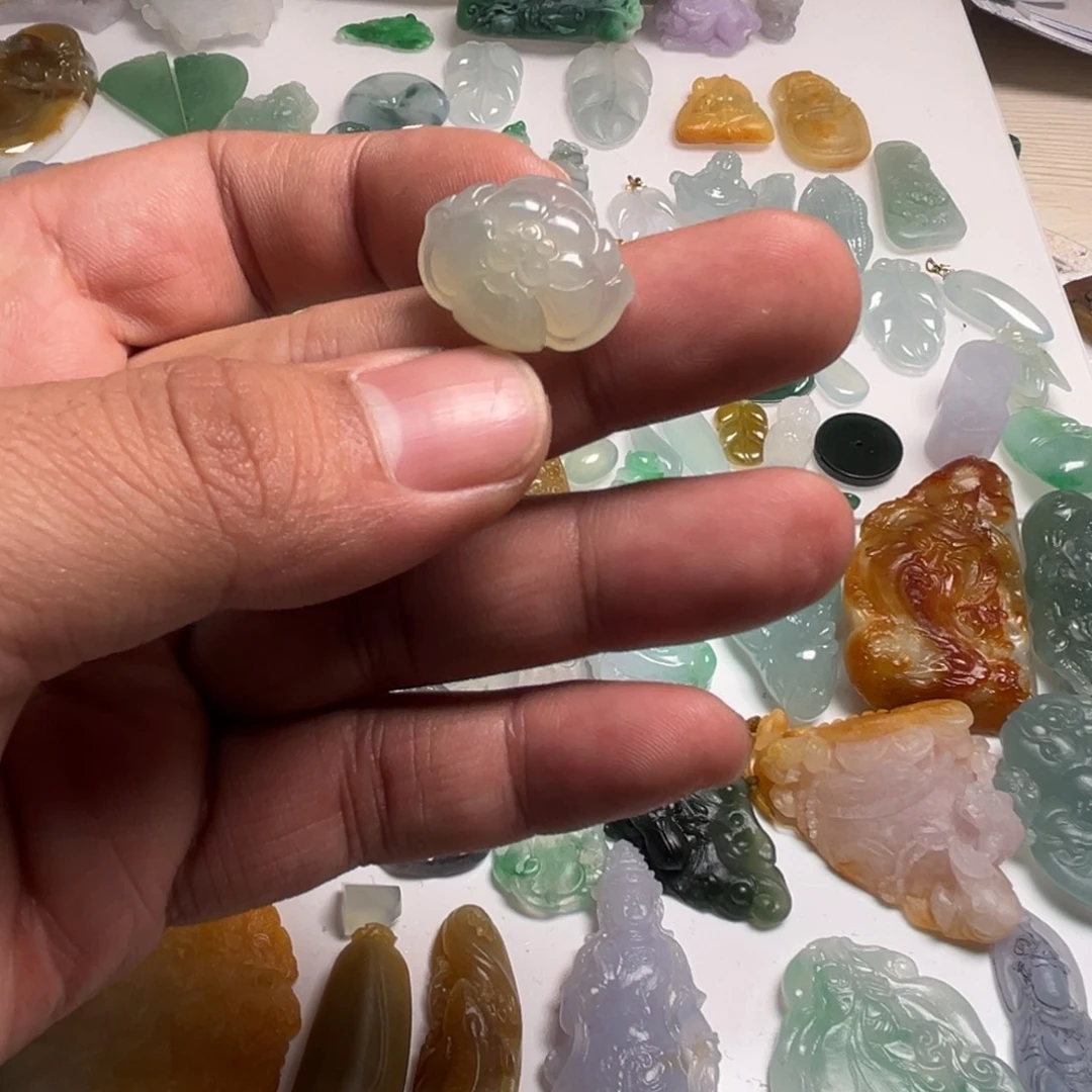 大***宝翡翠未镶嵌颈饰天然翡翠